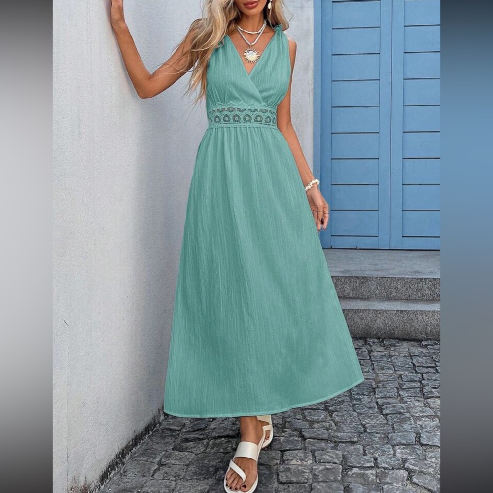 Elegant Black Maxi Dress - Picture 8 of 16